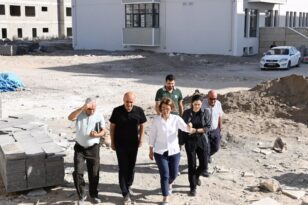 Vali Becel, okul inşaat alanlarında incelemelerde bulundu