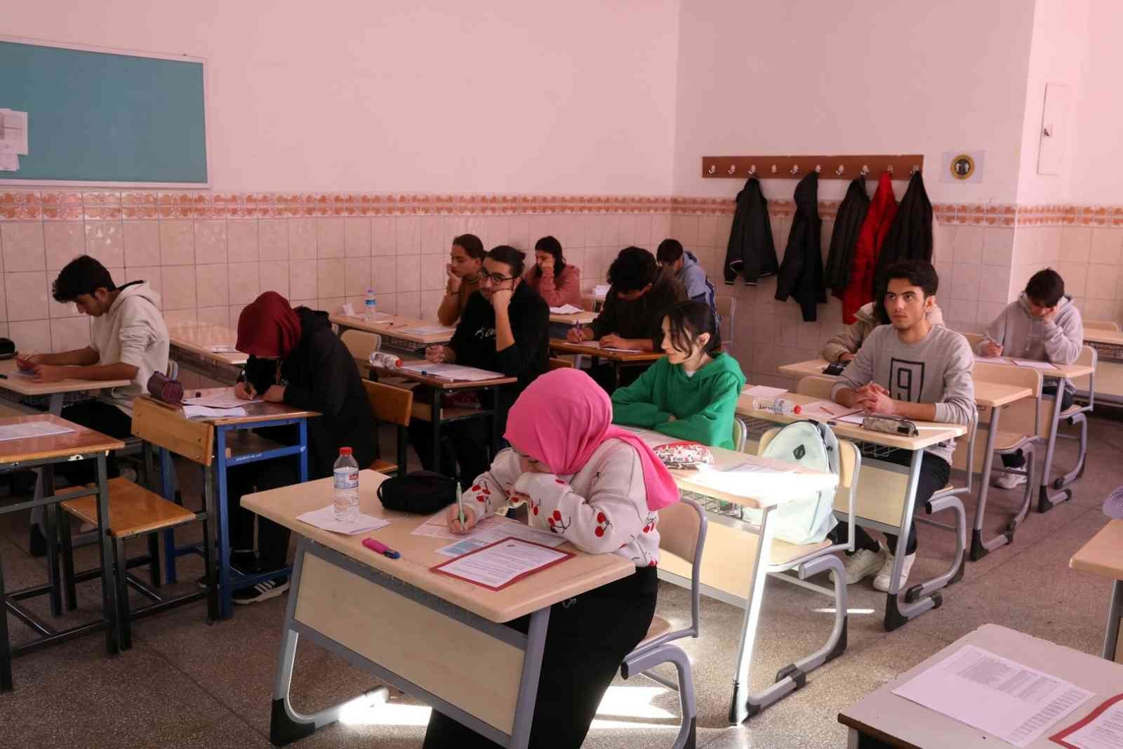 Nevşehir’de TYT deneme sınavına bin 709 öğrenci katıldı