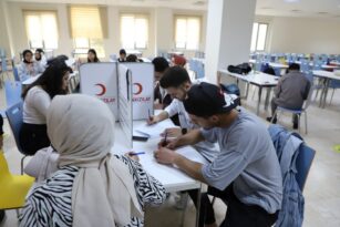 NEVÜ Personel ve Öğrencileri Gönüllü Kan Dostu Oluyor