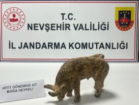 3 bin yıllık boğa heykeli ele geçirildi