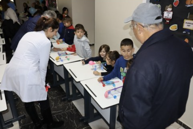 Bahçeşehir Koleji Fuarda