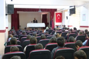 Başkan Savran, Kariyer Günleri’nde Öğrencilerle Buluştu