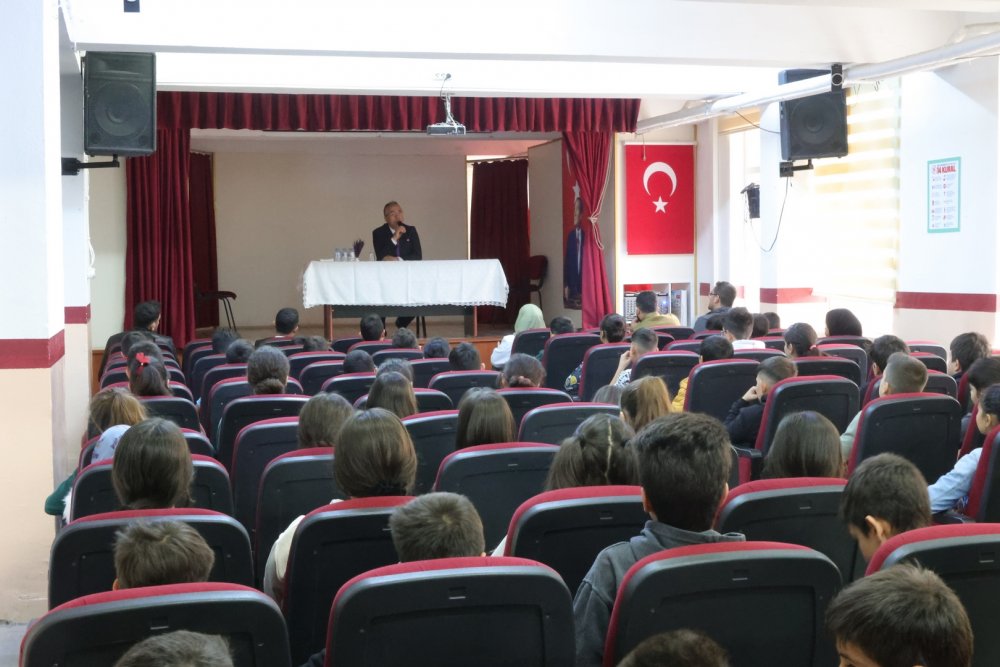Başkan Savran, Kariyer Günleri’nde Öğrencilerle Buluştu