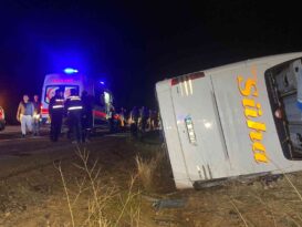 YRP’nin Genel Kurulu’ndan dönenleri taşıyan otobüs devrildi
