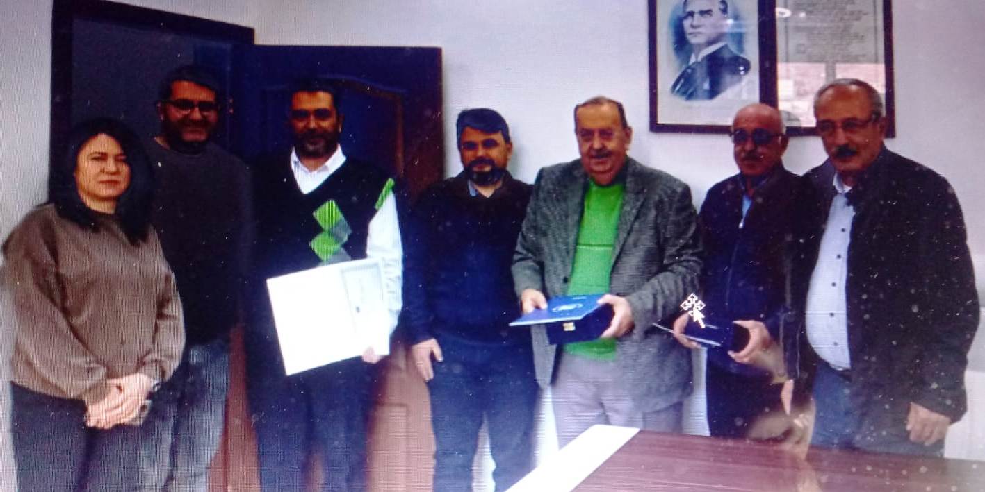 25 ve 40 yıllık inşaat mühendislerine plaket