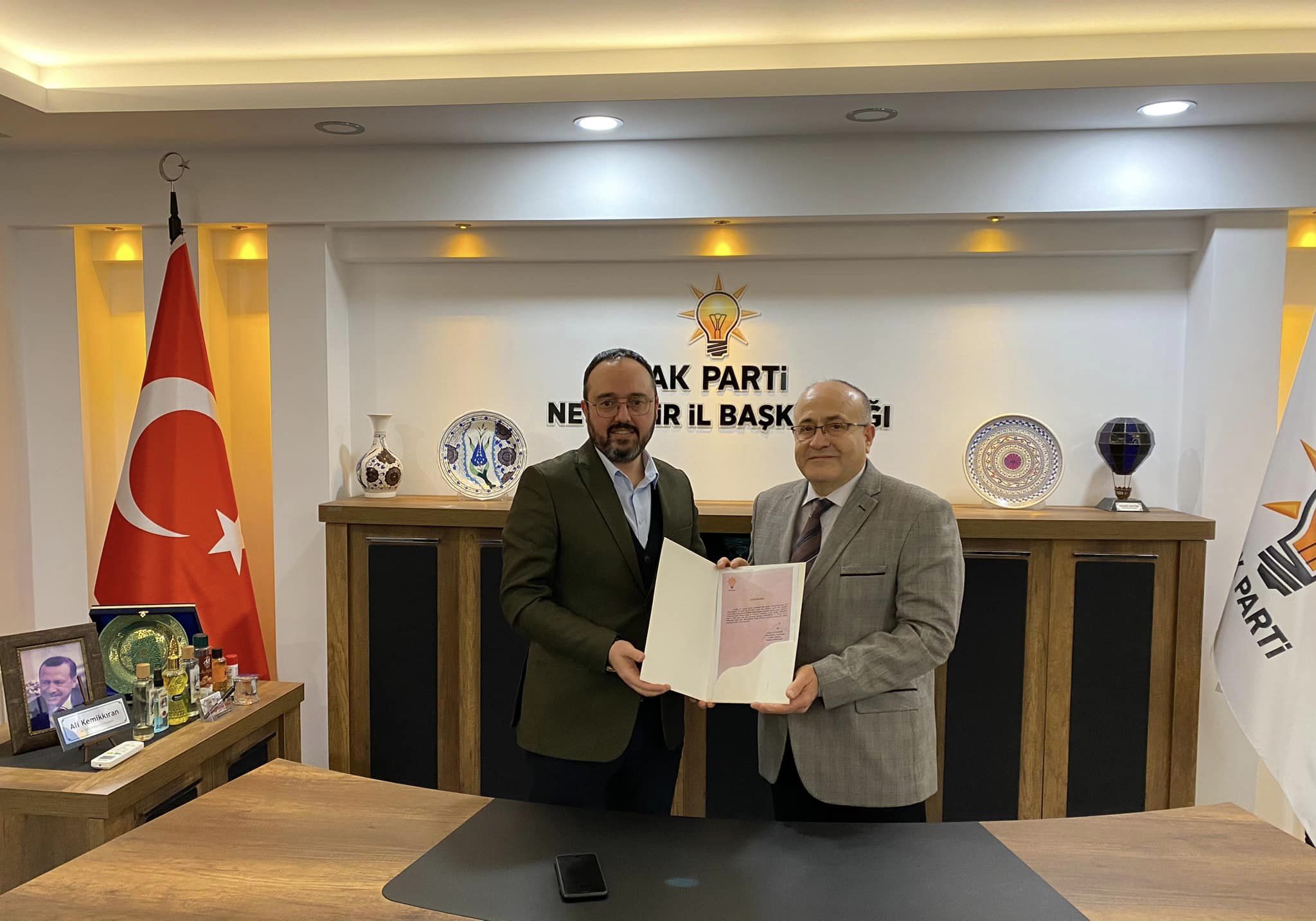 Parmaksız neden görevden alındı?