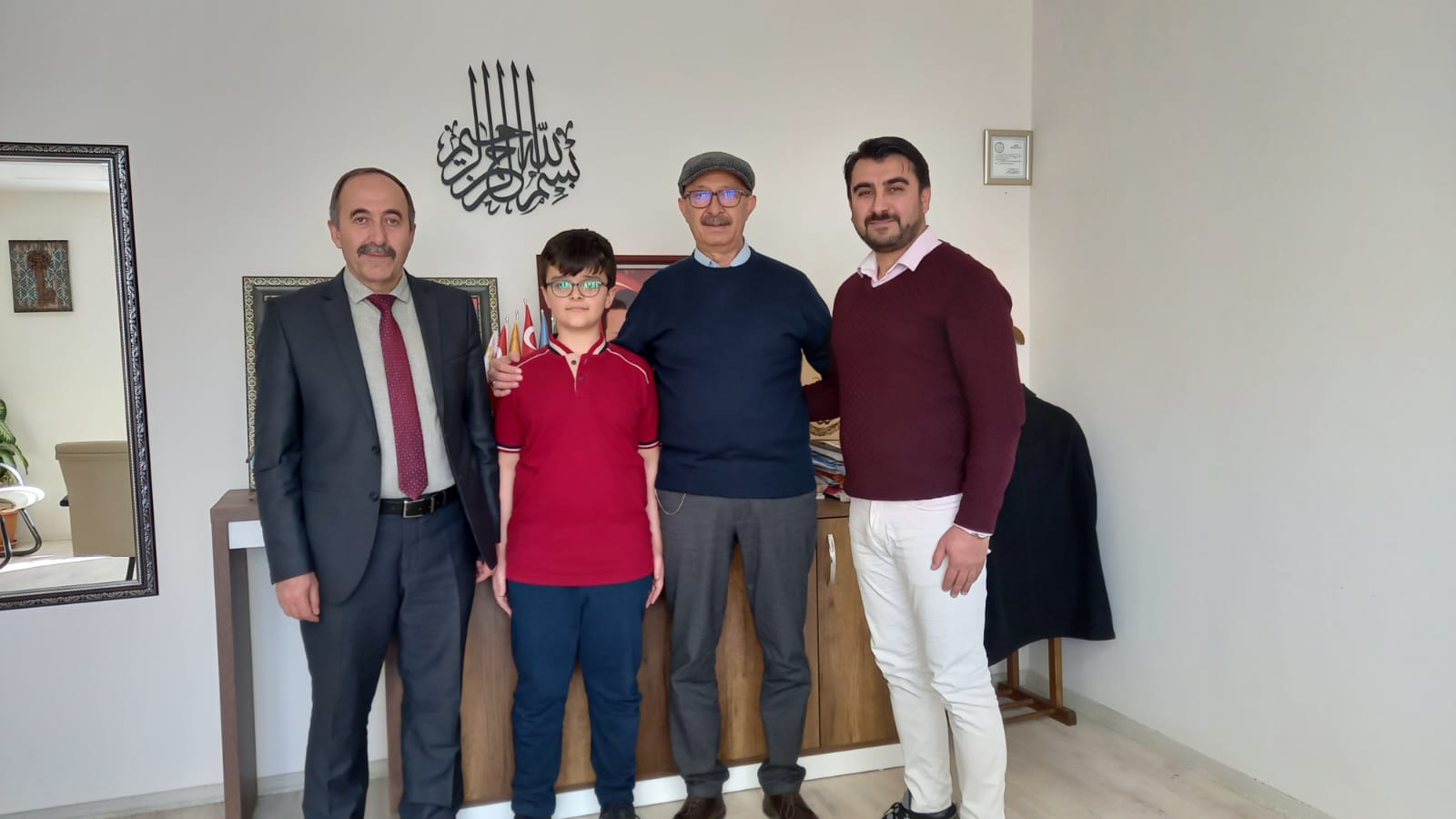 13 yaşındaki 7. Sınıf öğrencisi Halil Özkan’ın büyük başarısı ” Bir uzay hikayesi”