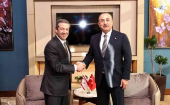 Bakan Çavuşoğlu, KKTC’li mevkidaşı Ertuğruloğlu ile görüştü