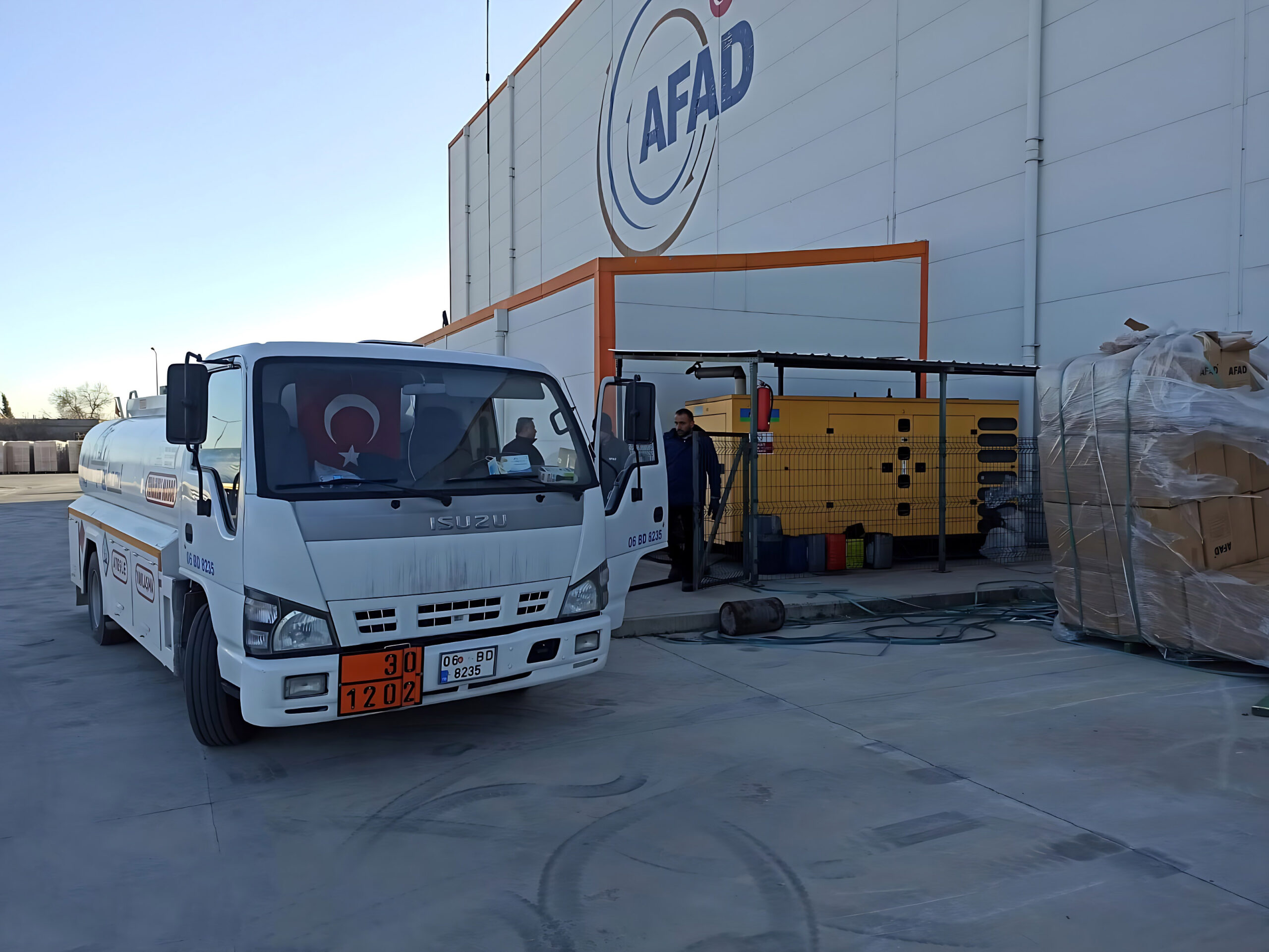 OPET ‘tüm gücüyle’ deprem bölgesinde…