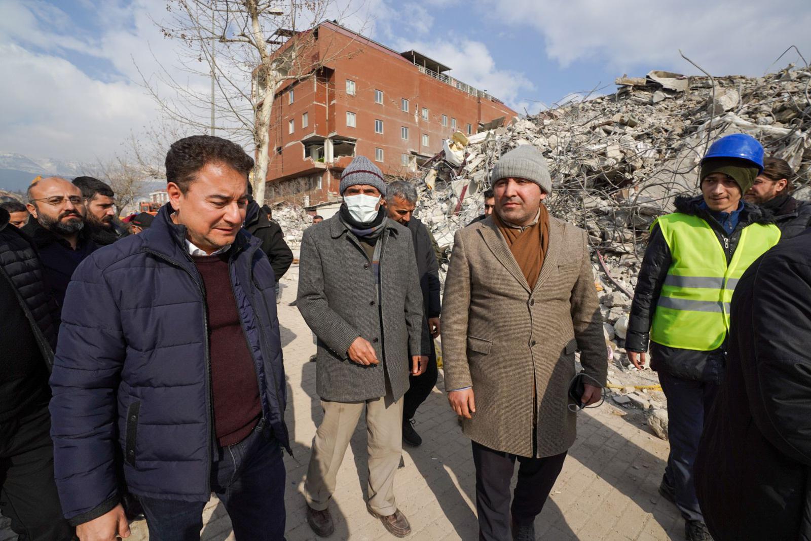 ALİ BABACAN’DAN İNŞAAT RANTINA SERT TEPKİ ‘Fay hattının üzerinde 15 katlı binalara niye izin verirsiniz, niye?’