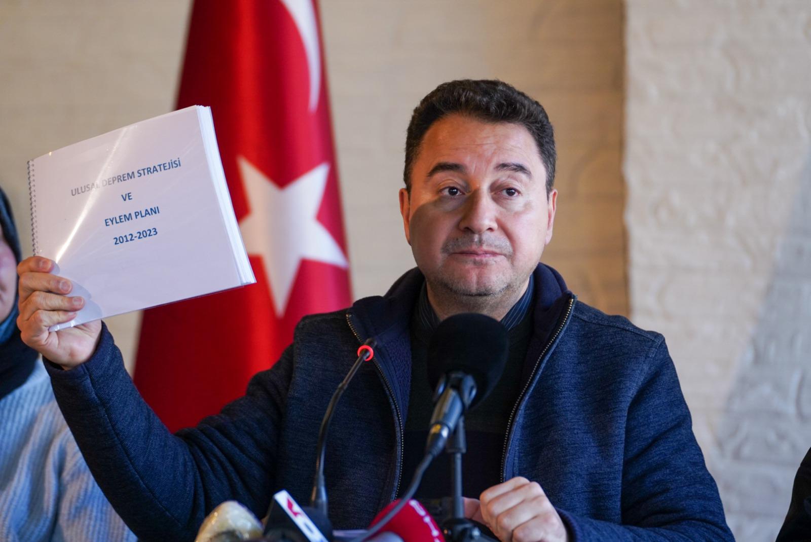 ALİ BABACAN’DAN İKTİDARA DEPREM SORULARI ‘İlk 48 saatte kaç enkaza müdahale edildi?’