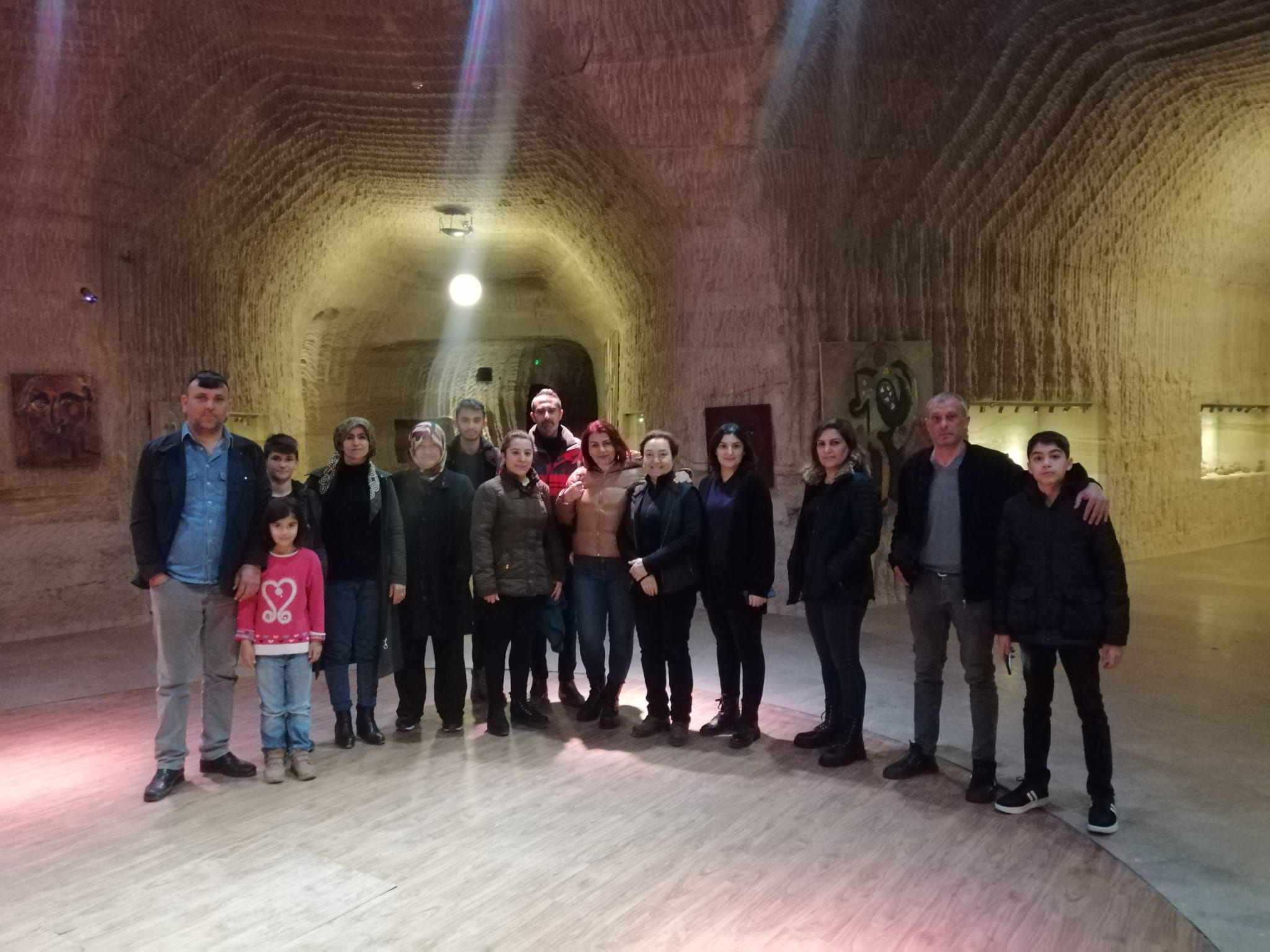 Depremzedeleri ücretsiz ağırladı