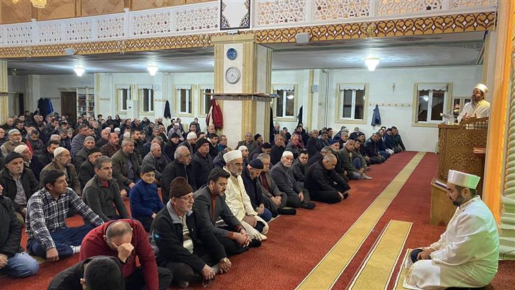 Ürgüp’te Regaib Kandil programına yoğun ilgi