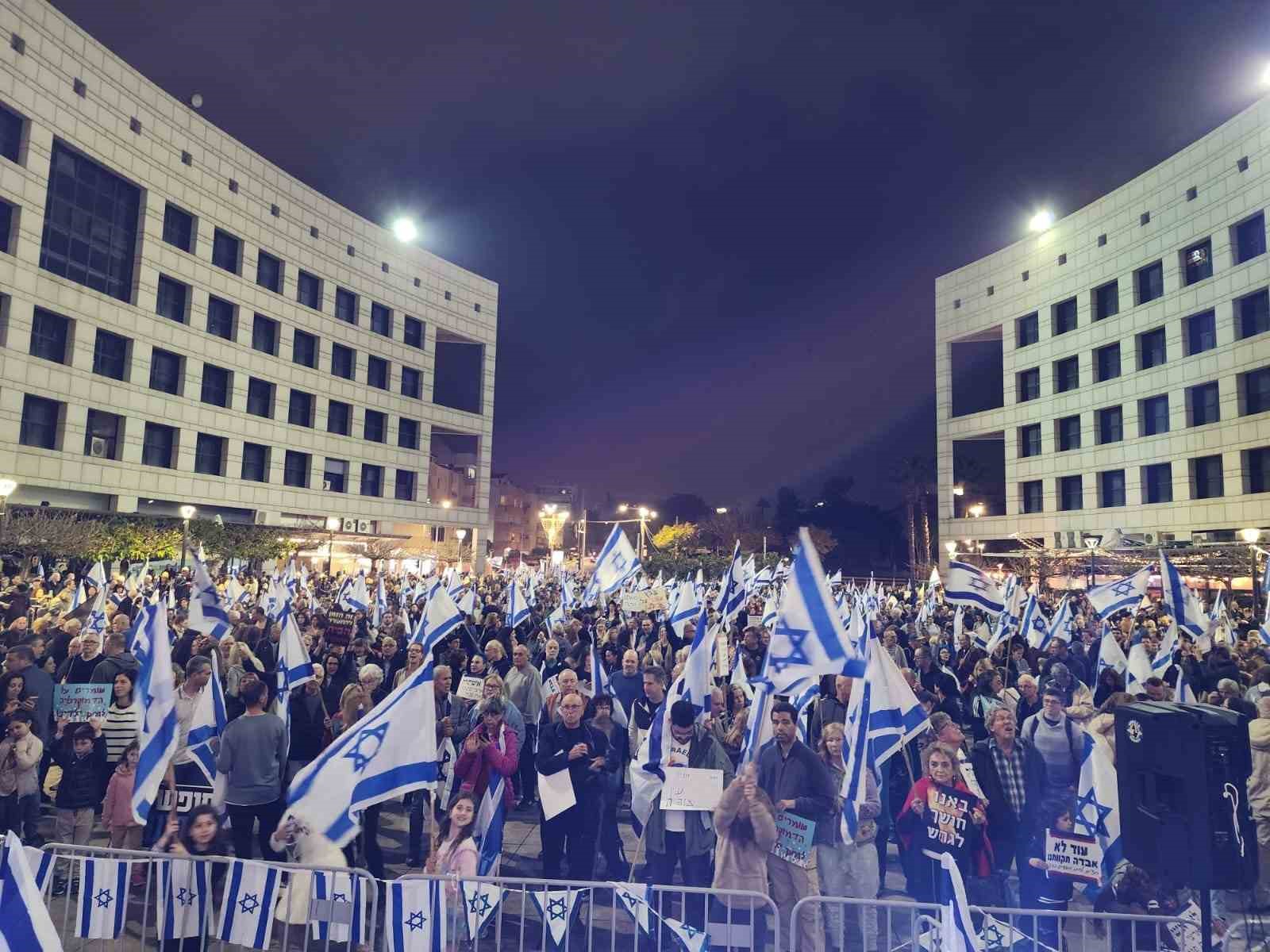 İsrail’de hükümet protestoları sürüyor
