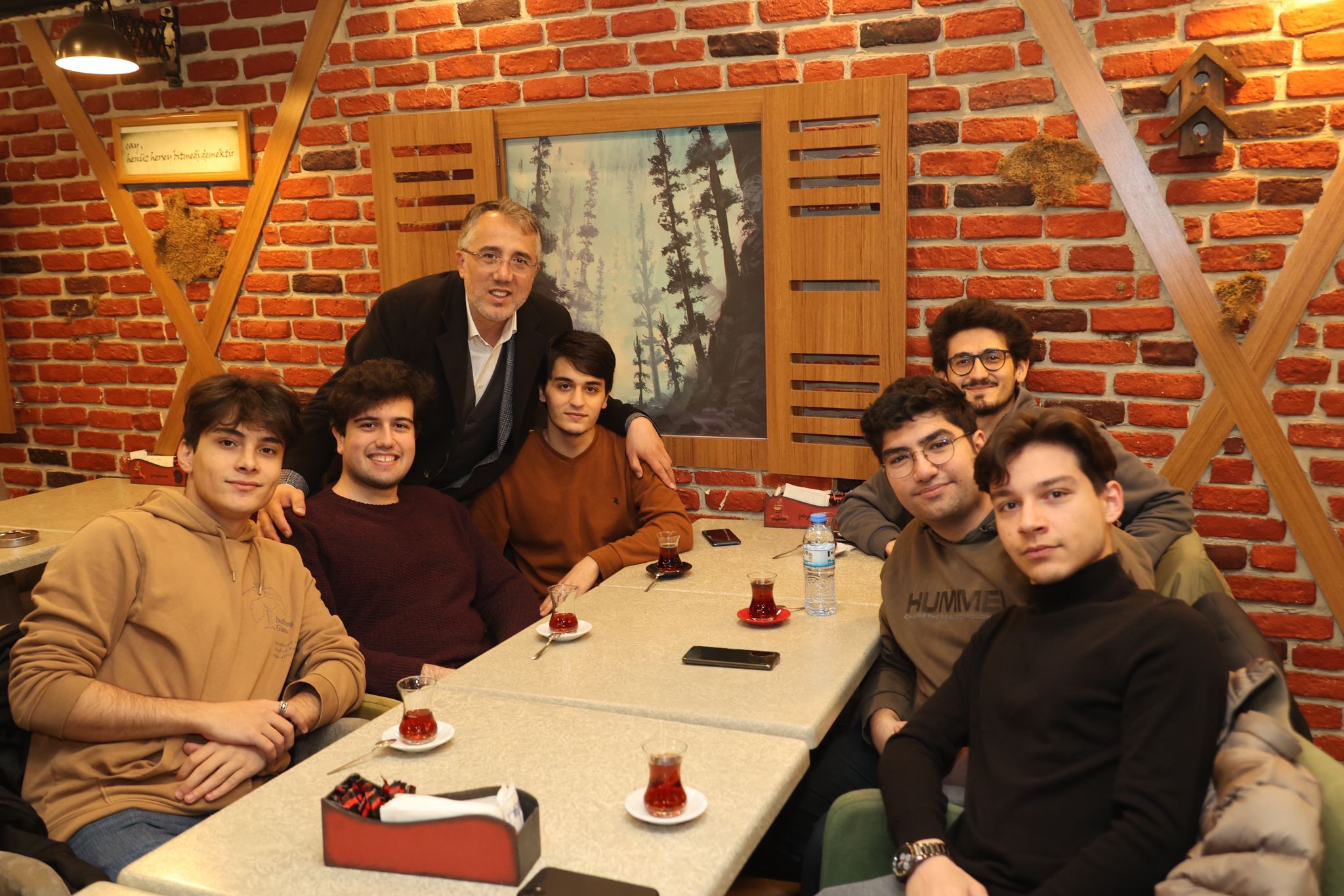 BELEDİYE BAŞKANI SAVRAN: “GENÇLİK BİZİM GÖZBEBEĞİMİZ, GELECEĞİMİZ”