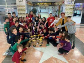 SATRANÇ TURNUVALARINDA ALTINYILDIZDAN REKOR ŞAMPİYONLUKLAR