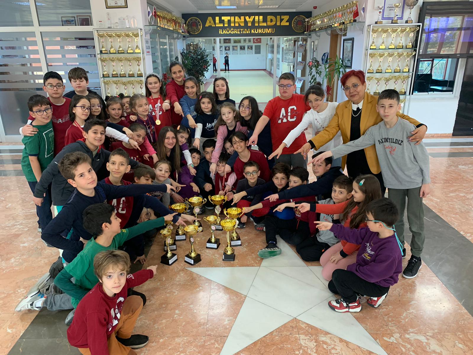 SATRANÇ TURNUVALARINDA ALTINYILDIZDAN REKOR ŞAMPİYONLUKLAR