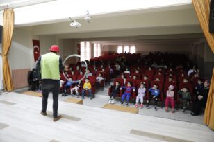 NEVŞEHİR BELEDİYESİ DEPREMZEDE ÇOCUKLAR İÇİN ETKİNLİKLER DÜZENLİYOR