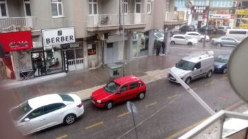 “Ortadoğu da kimileriyle savaşıyor, kimilerinden para dileniyoruz”
