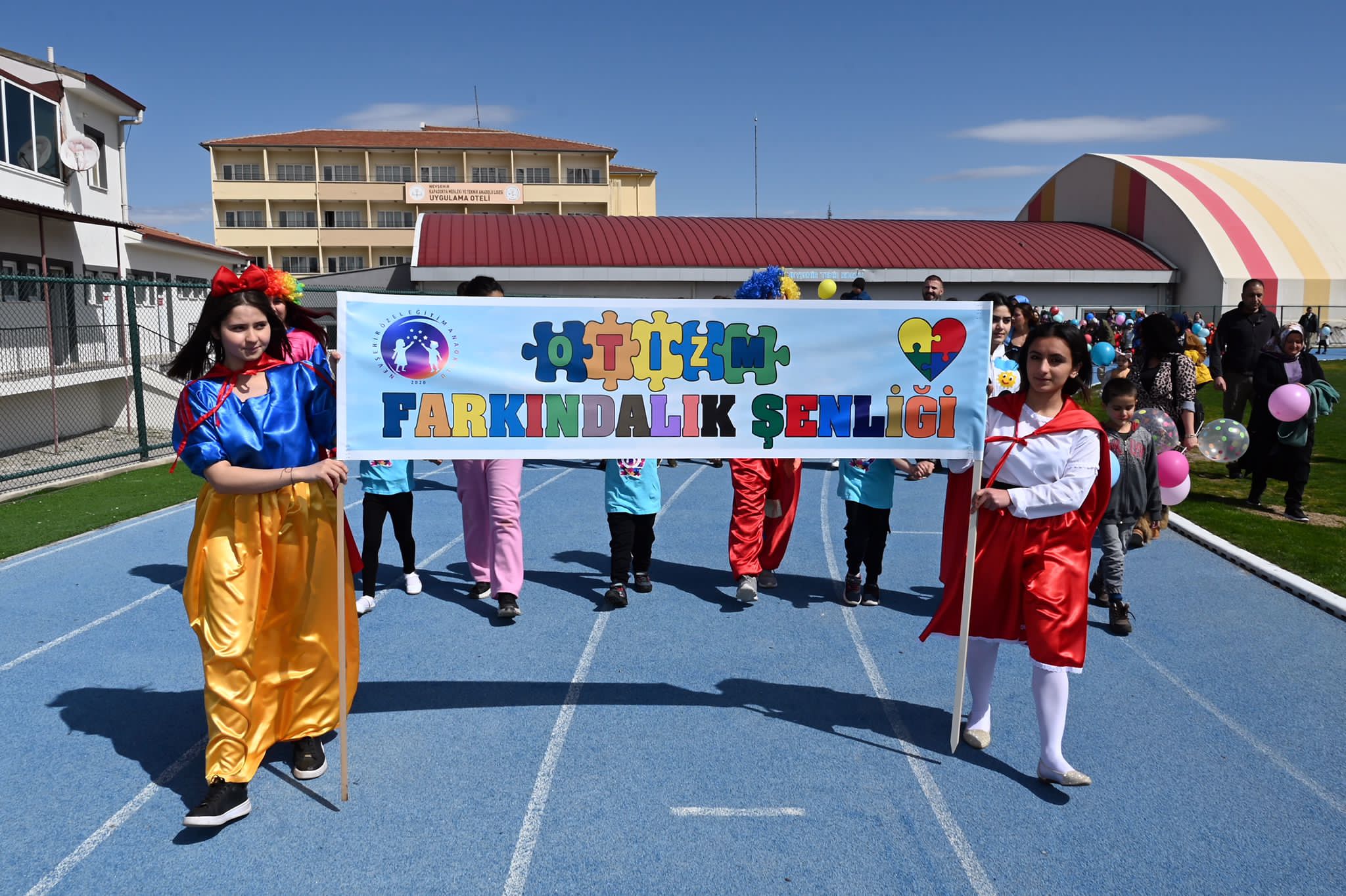 Dünya sizlerle güzel ve anlamlı 💙