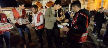 YRP’li gençlerin Kadir Gecesi mesaisi