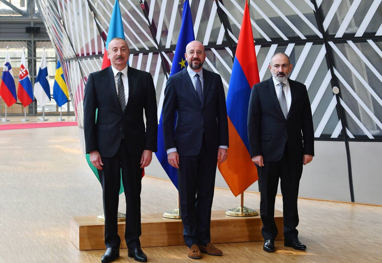 Aliyev, Michel ve Paşinyan’dan Brüksel’de üçlü zirve