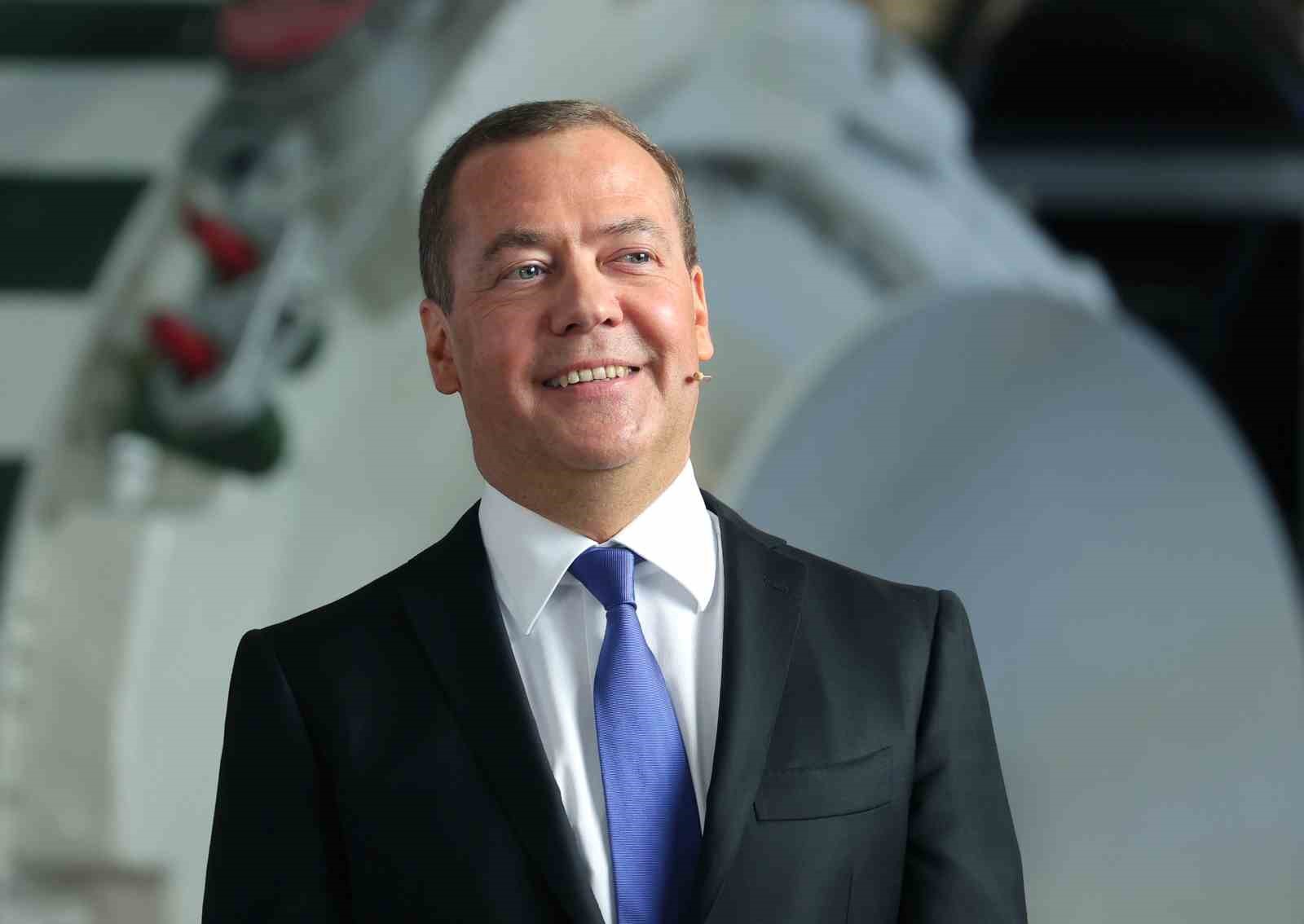 Medvedev: “Ukrayna’ya verilen silahlar ne kadar yıkıcı olursa nükleer kıyamet senaryosu da o kadar yakın olur”
