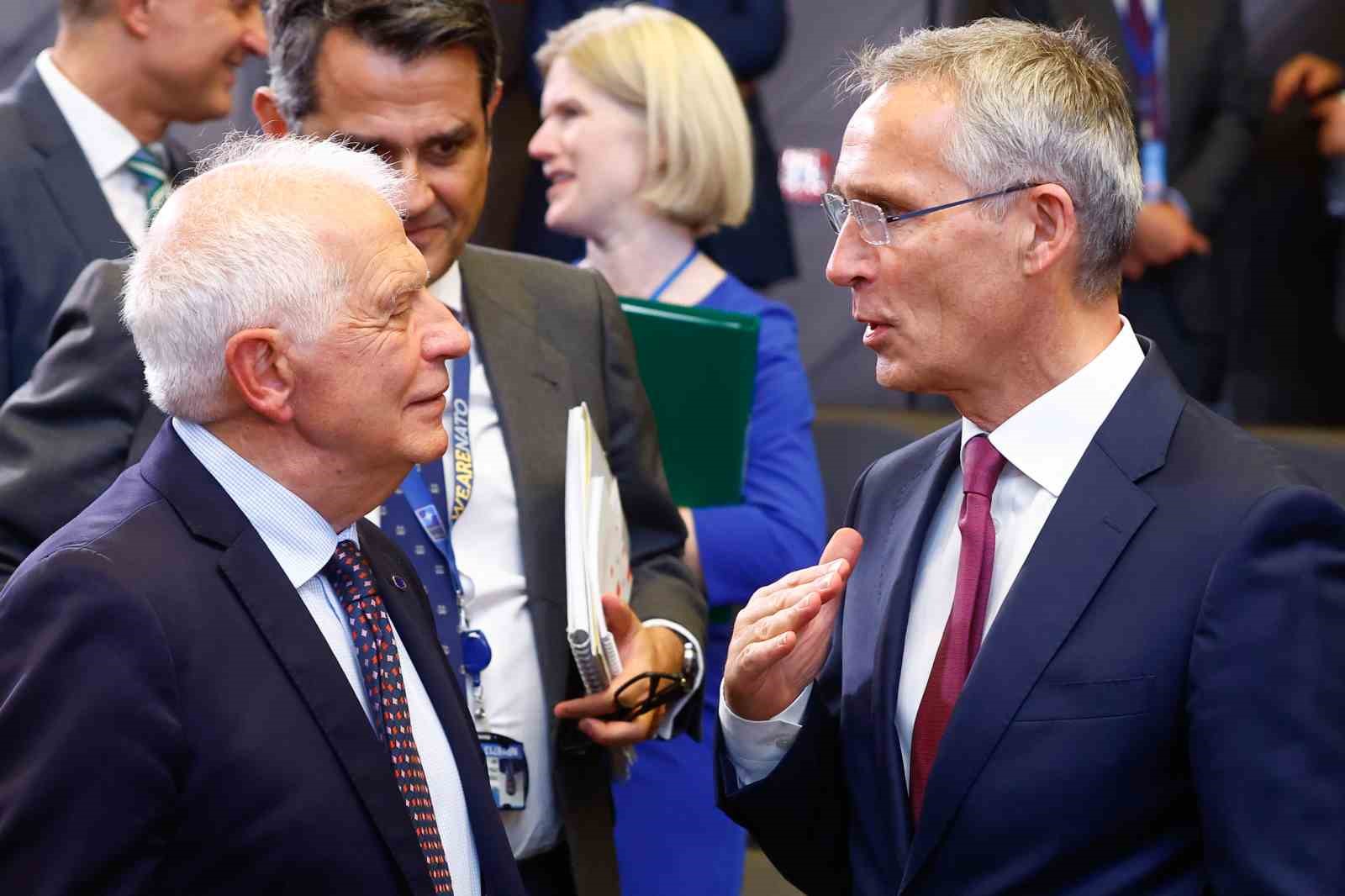 NATO ve AB, Kosova-Sırbistan gerilimini ele aldı