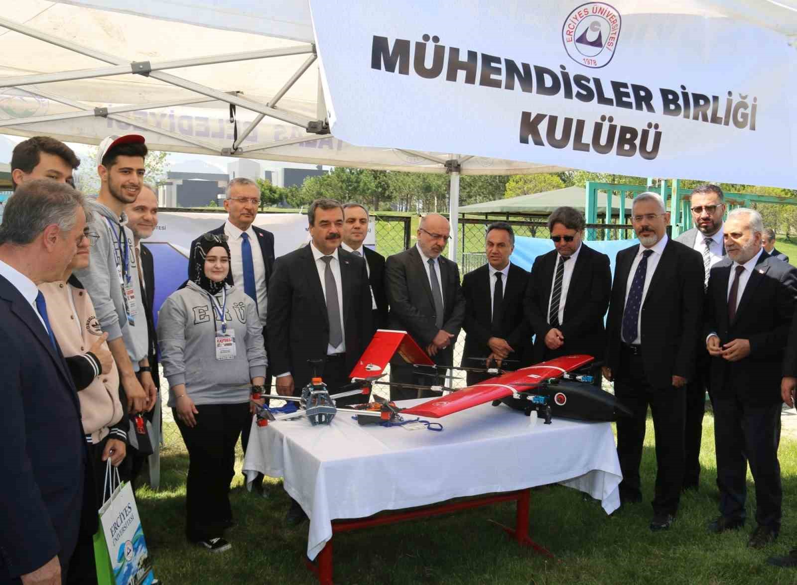 NEVÜ’lü akademisyenler üniversite adayı gençlerle buluştu