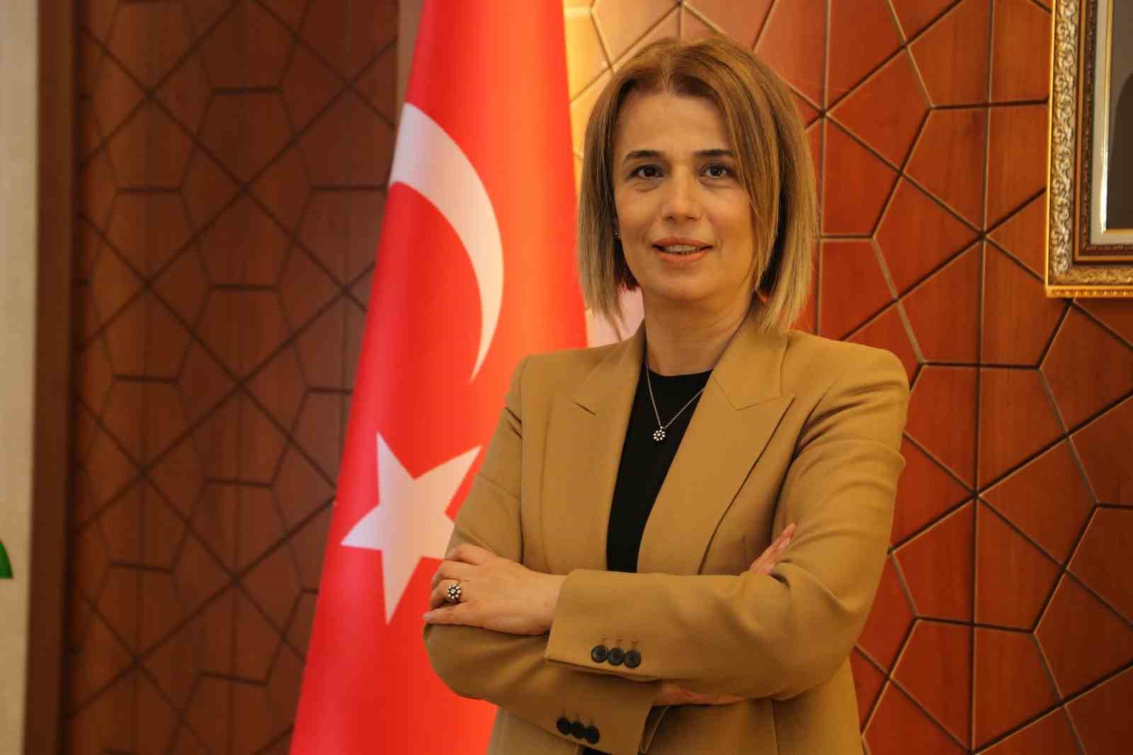 Vali Becel: “Anneler, sevgi, merhamet ve fedakarlık timsalidir”