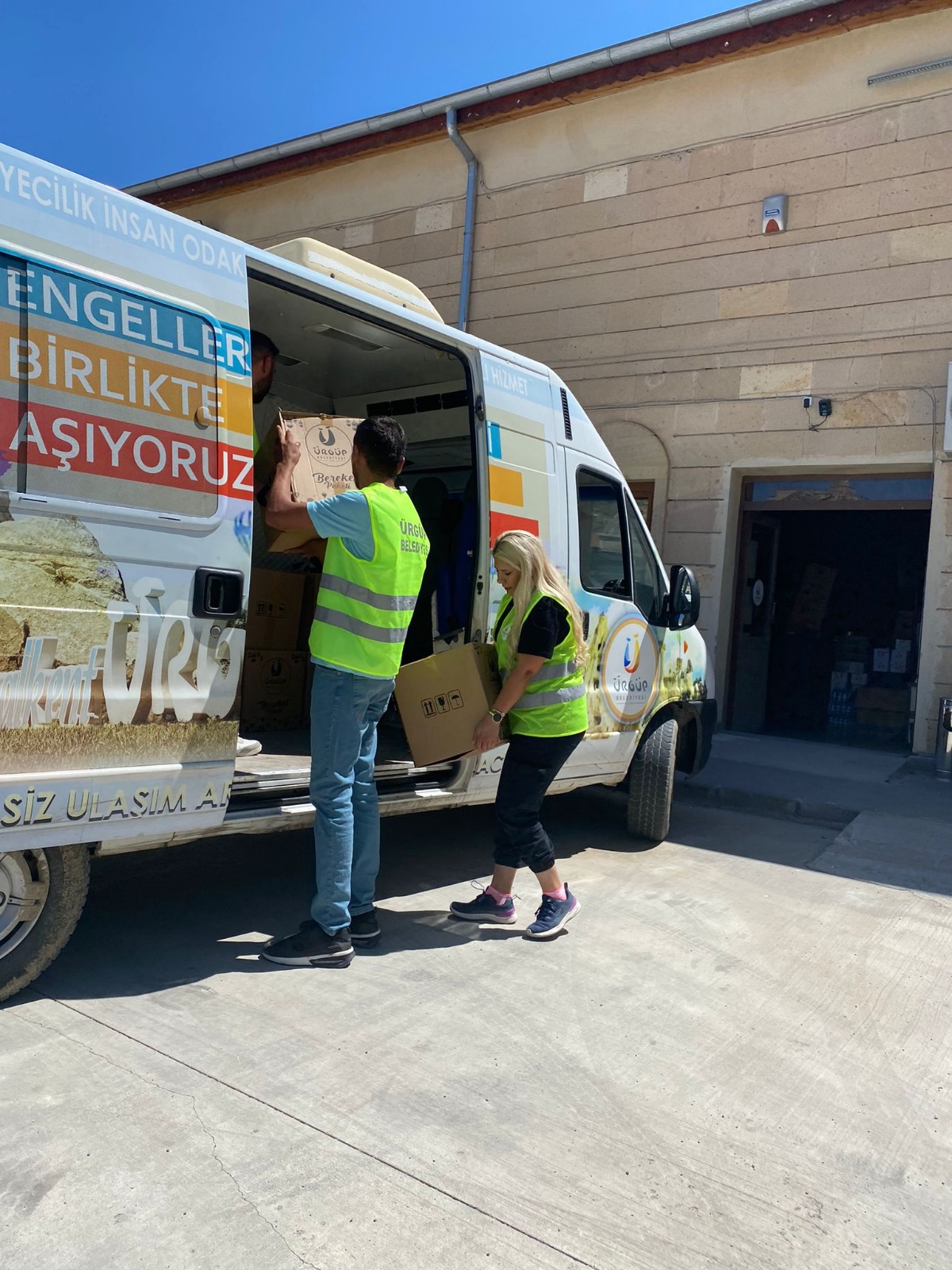 Ürgüp Belediyesi Kurban Etlerini İhtiyaç sahiplerine ulaştırıyor