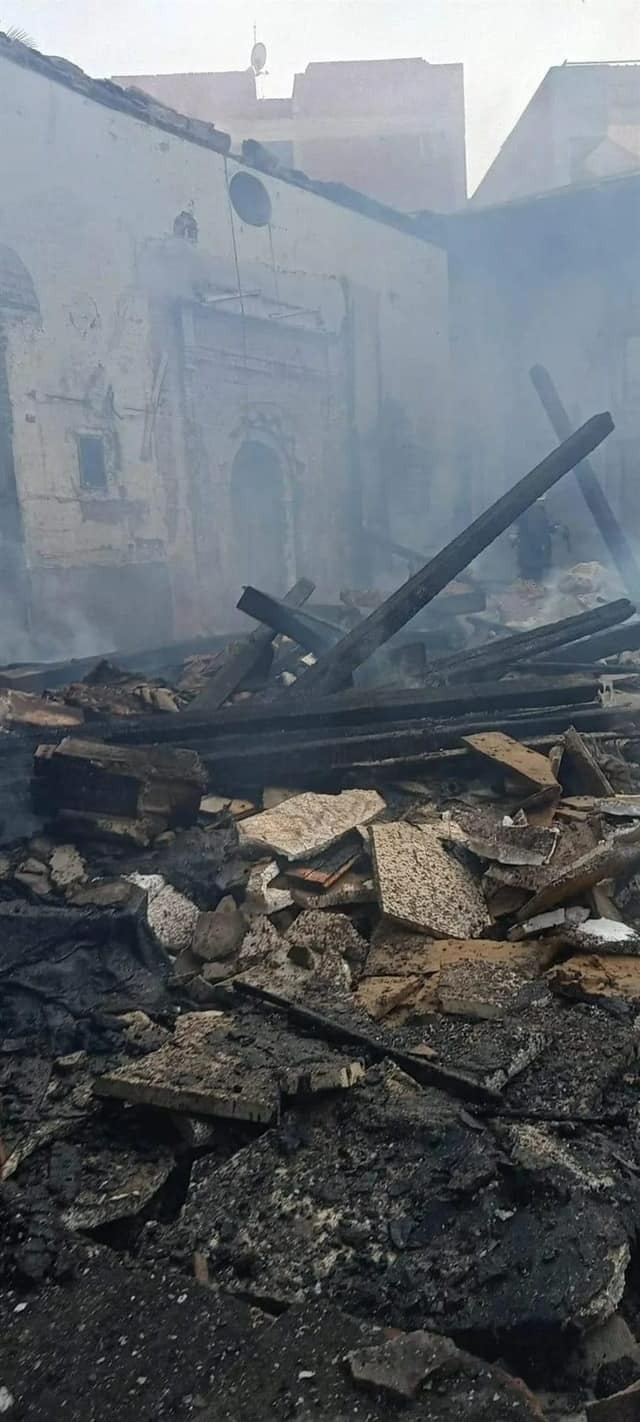 Mısır’da 170 yıllık tarihi cami alev alev yandı