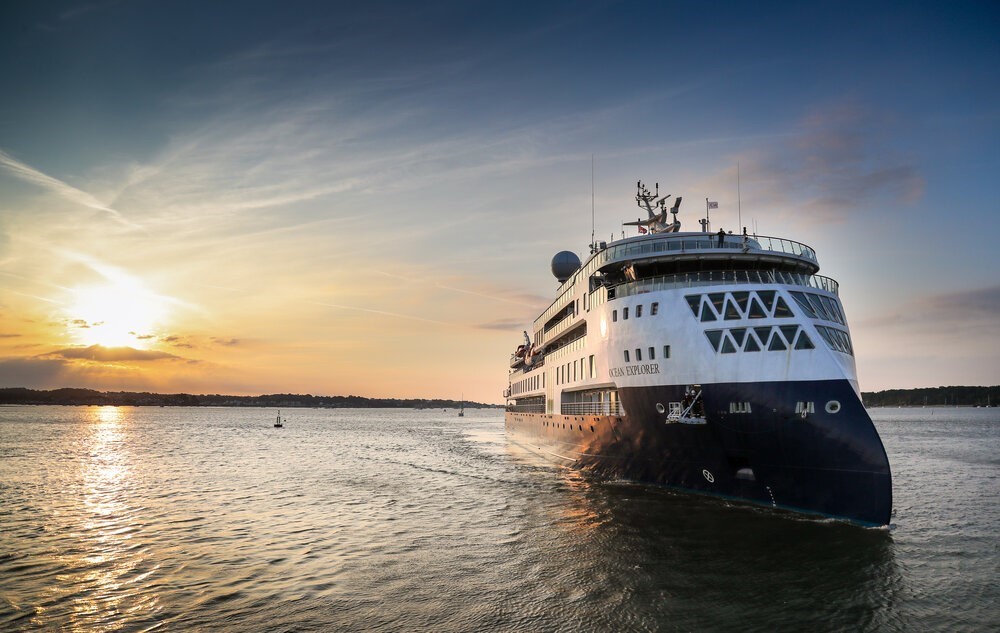 Grönland’de karaya oturan lüks yolcu gemisi kurtarıldı