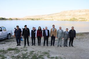 ÜRGÜP DAMSA BARAJI GÖLETİNE 350 BİN YAVRU BALIK BIRAKILDI…