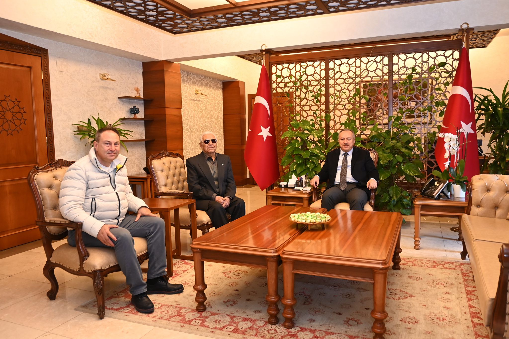 Yönetim Kurulu Başkanımız Mustafa Melih TARLACI ile Görmeyen Gözler Programı Yapım ve Sunucusu Ömer KAVAK, Nevşehir Valisi Ali FİDAN’ı Ziyaret Etti