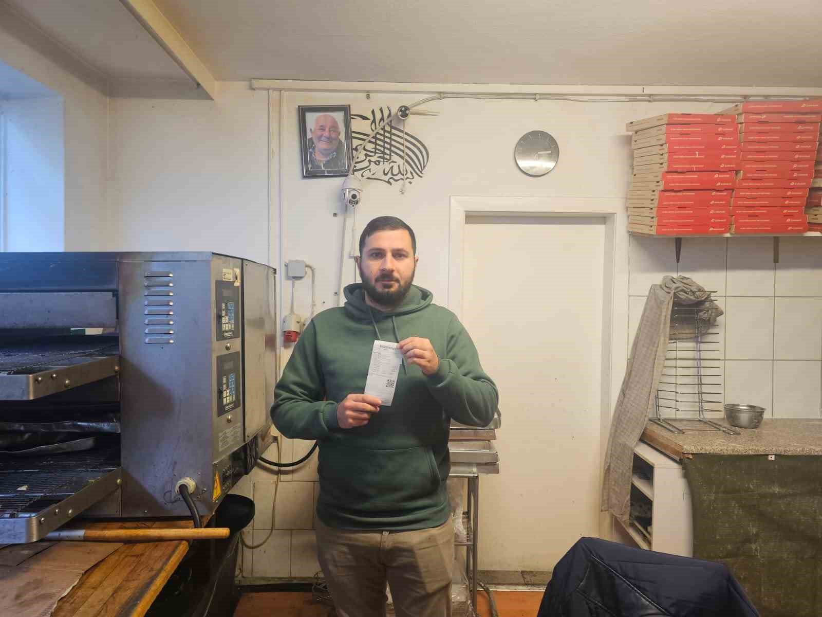 Almanya’da ırkçı mesaj gönderilen Türk pizzacı konuştu