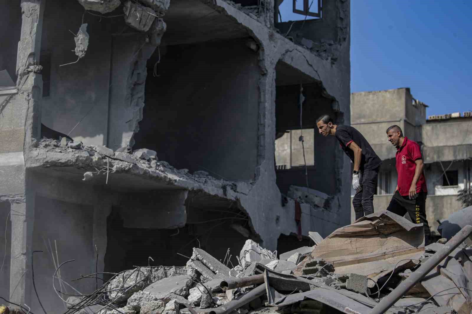 Filistin’de can kaybı 9 bin 770’e yükseldi