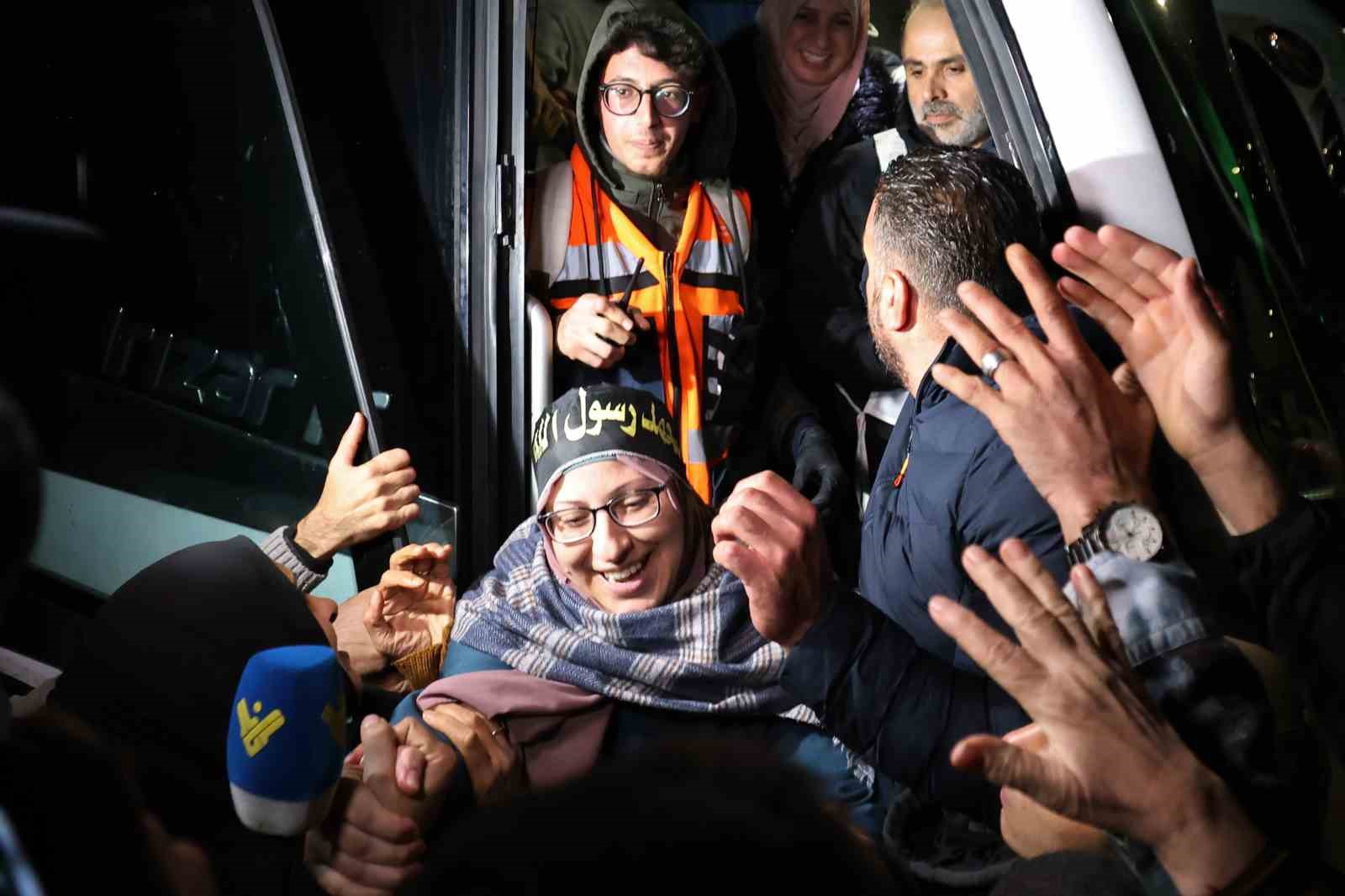 Hamas ile İsrail arasında 4’ncü esir takası tamamlandı