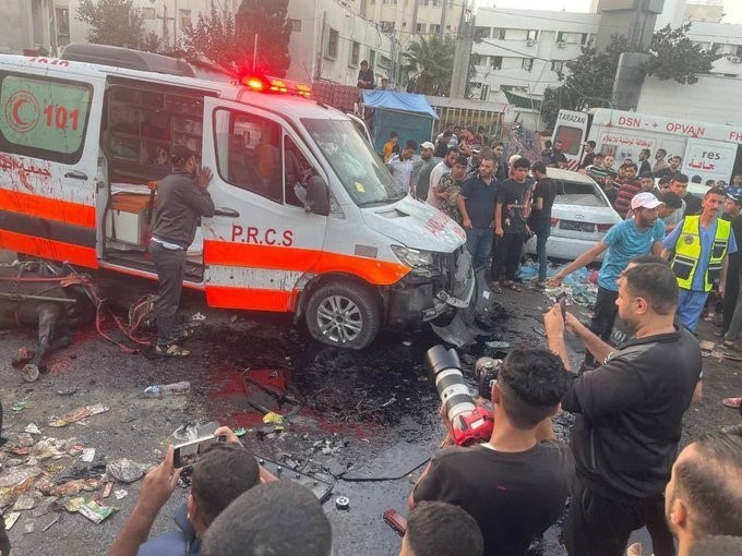 İsrail, Şifa Hastanesi’ndeki ambulans konvoyunu vurdu