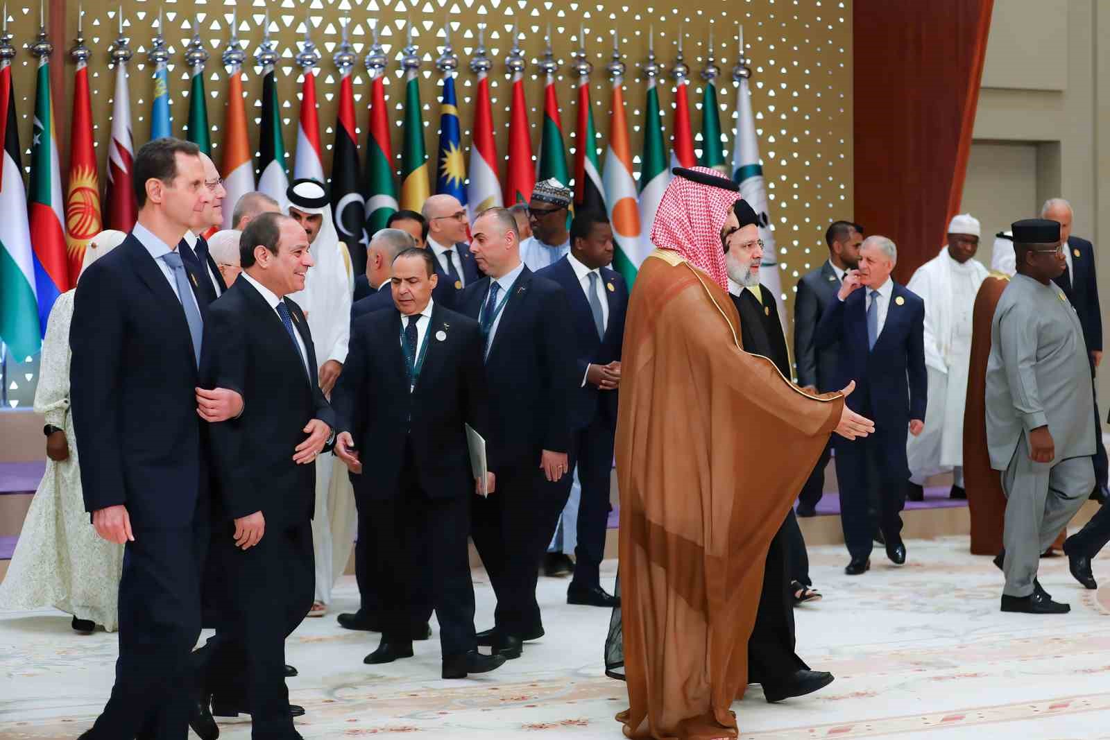 Sisi: “Gazzelilere yönelik toplu cezalandırma politikaları, meşru müdafaa ya da herhangi bir bahaneyle meşrulaştırılamaz”