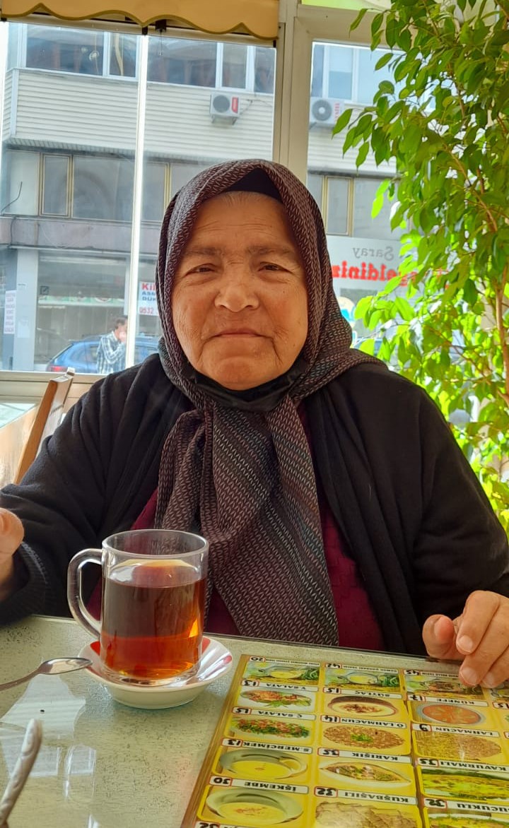 Yanlış kan verilip ölümüne neden olunan kadının torunu: “Adaletin yerini bulmasını istiyoruz”