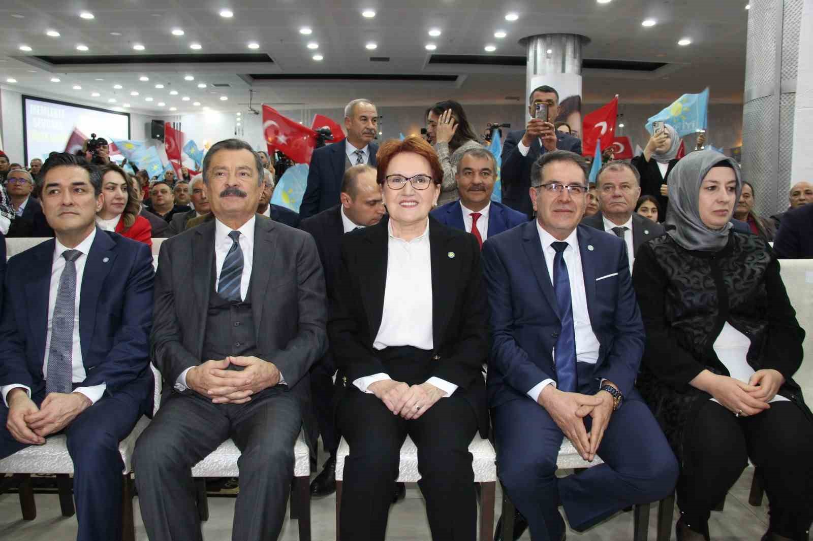 İyi Parti Genel Başkanı Akşener: “Hiçbir ülkeye posta koyamadığımız bir alengirli dış politikayla karşı karşıyayız”
