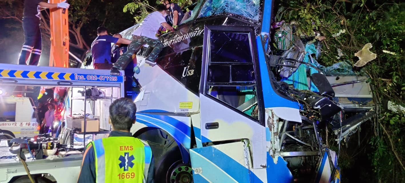 Tayland’da iki katlı otobüs ağaca çarptı: 14 ölü, 35 yaralı