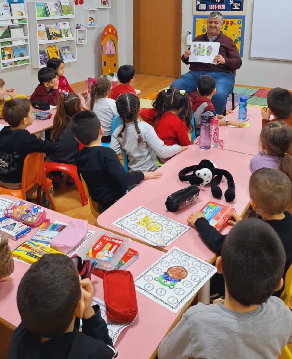 AYTEKIN, 30 AĞUSTOS İLKOKULUNDA MİNİKLERLE BULUŞTU