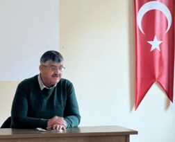 YAZAR AYTEKİN M. AVLANMAZ İHO’DA SÖYLEŞİDE BULUNDU