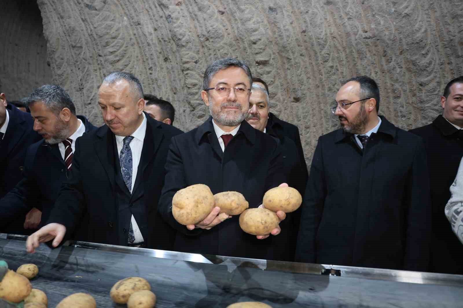 Tarım ve Orman Bakanı Yumaklı: “Türkiye’nin gıda arz güvenliği ile alakalı bir sorunu yoktur”