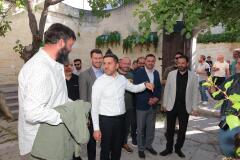 BAŞKAN ARI, KARA AĞAÇ DESTANI DİZİ SETİNİ ZİYARET ETTİ