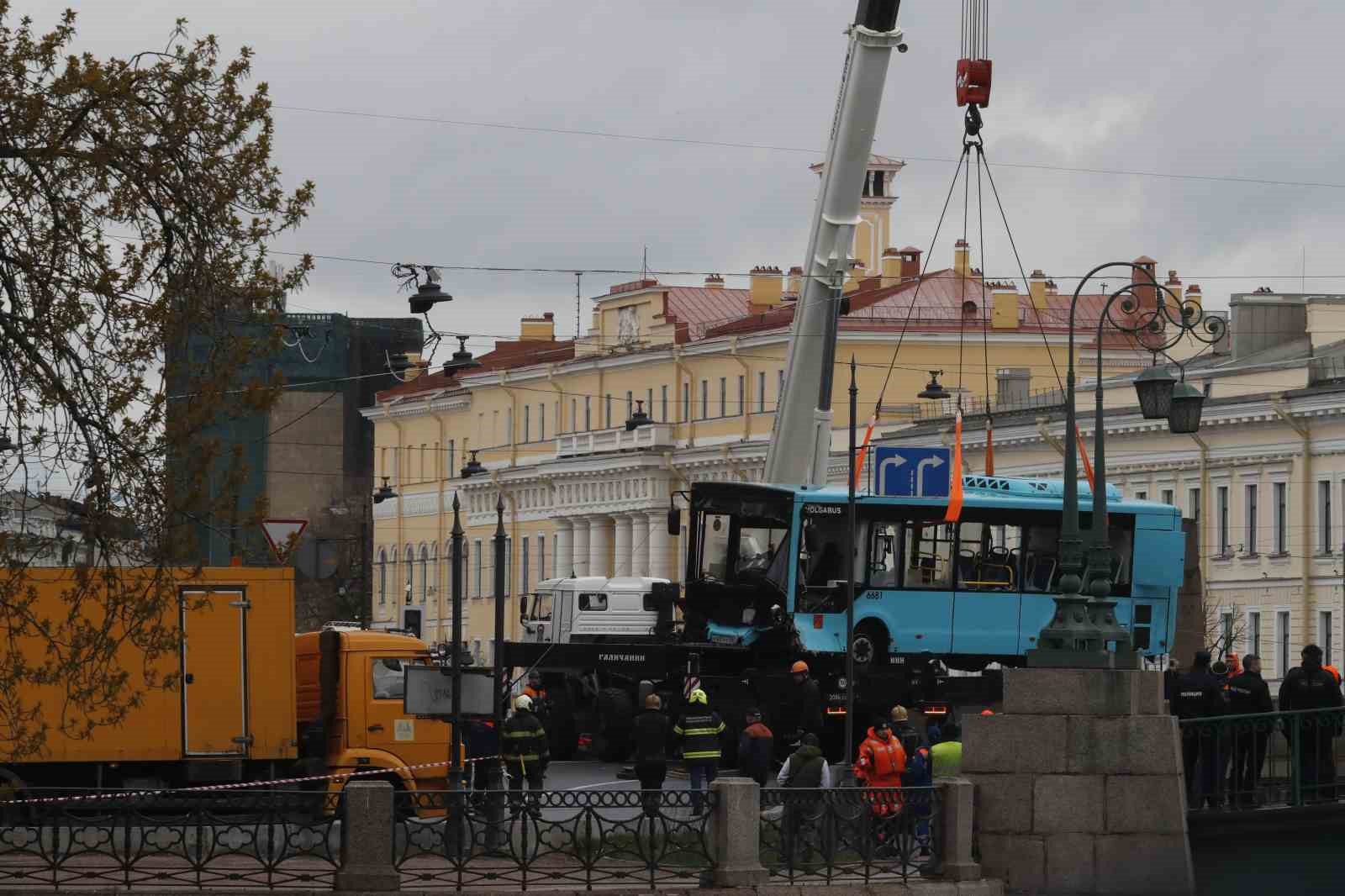 Rusya’da nehre uçan otobüste 7 kişi öldü