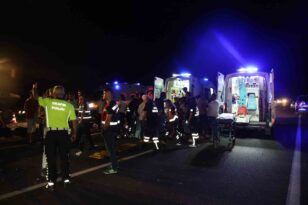 Nevşehir’de traktör ile minibüs çarpıştı: 2’si ağır 10 yaralı