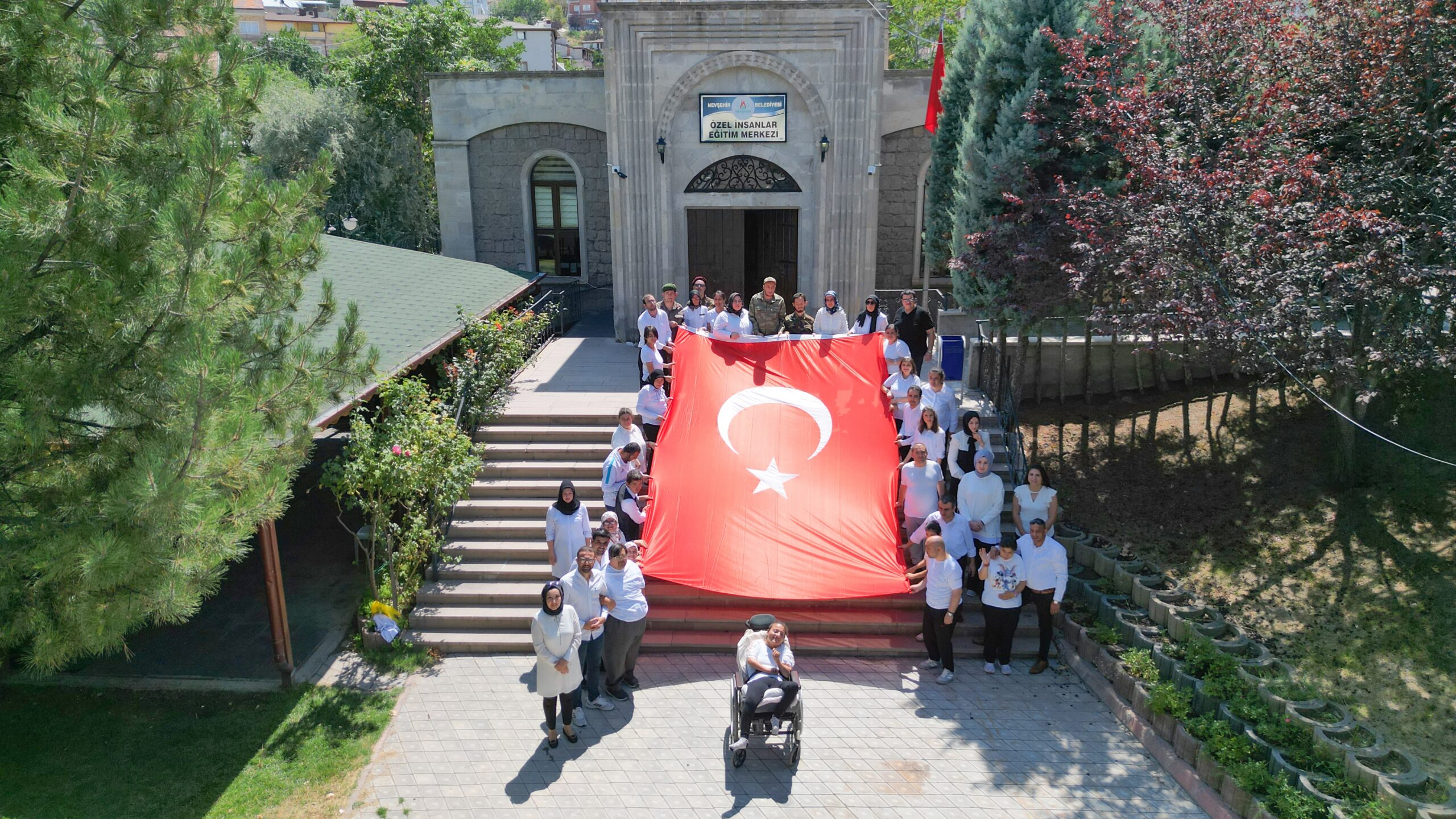 ÖZEL İNSANLAR EĞİTİM MERKEZİ’NDE 30 AĞUSTOS KUTLAMASI